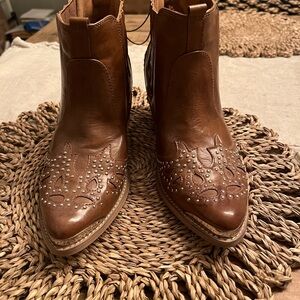Women’s ankle country boots 7
